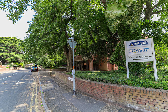 Woodlands House 15