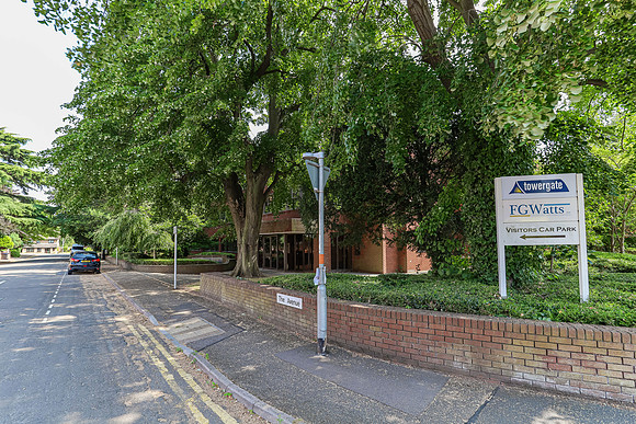 Woodlands House 17