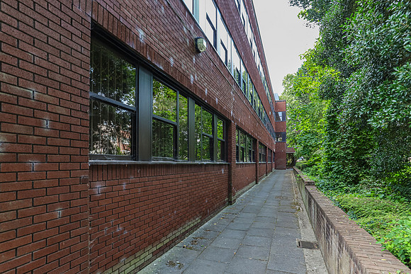 Woodlands House 20