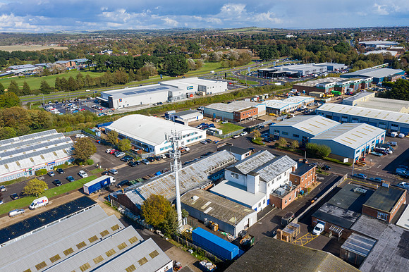 2 Brookside Avenue 08