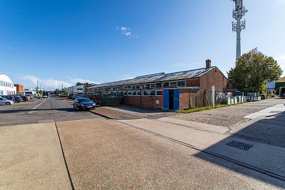 2 Brookside Avenue 31