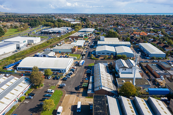 2 Brookside Avenue 09