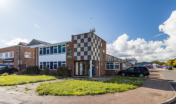 2 Brookside Avenue 64