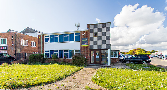 2 Brookside Avenue 40