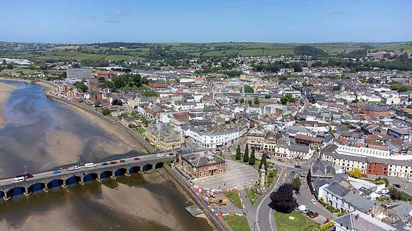 WH Smith Barnstaple-43