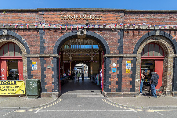 WH Smith Barnstaple-112