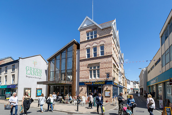 WH Smith Barnstaple-115