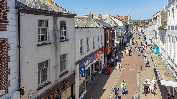 WH Smith Barnstaple-104