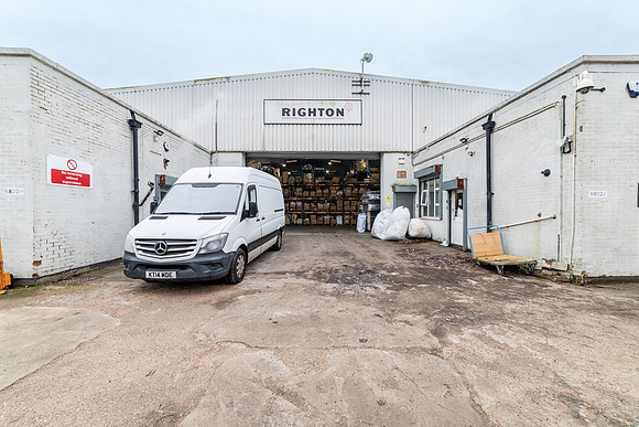 Righton_Hse_033