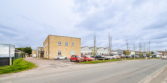 Bankside Trade Park - Cirencester-81