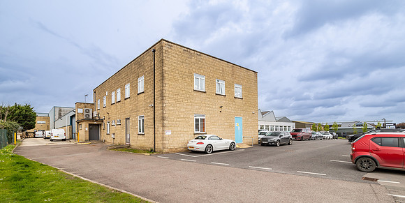Bankside Trade Park - Cirencester-82