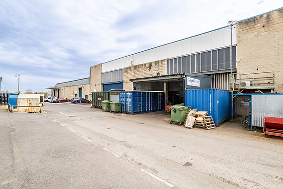 Bankside Trade Park - Cirencester-95