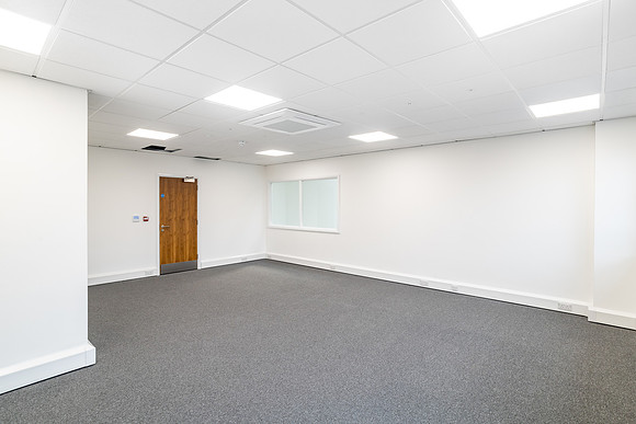 McDonald Business Park, Hemel Hempstead (Unit 11) 011