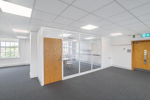 Roseanne House 3rd Floor Suite - Welwyn Grden City-11