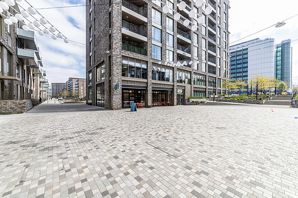 Aberfeldy_Sq_021