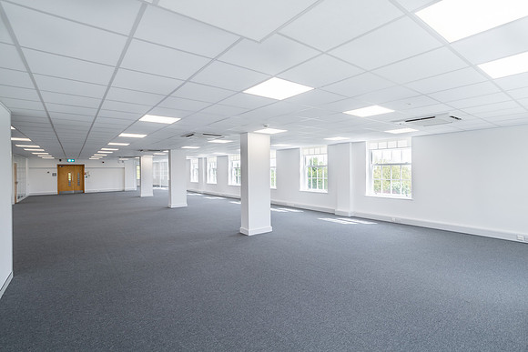 Roseanne House 3rd Floor Suite - Welwyn Grden City-6