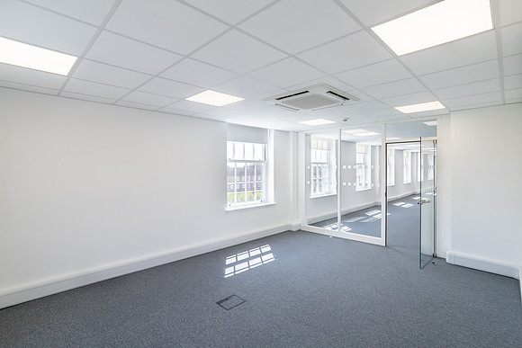 Roseanne House 3rd Floor Suite - Welwyn Grden City-14