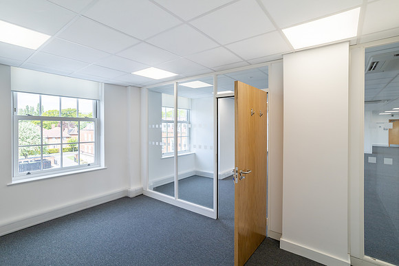 Roseanne House 3rd Floor Suite - Welwyn Grden City-16