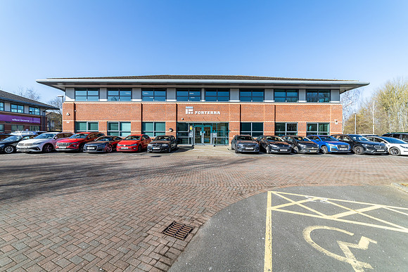 5 Grange Park Court, Northampton 009
