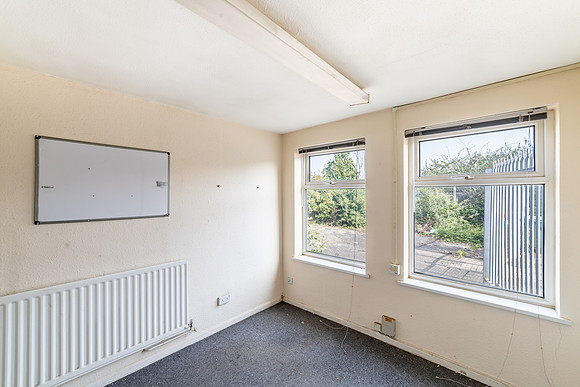 Commerce Way - Leighton Buzzard-36