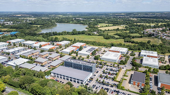 210 Centennial Park - Elstree-123