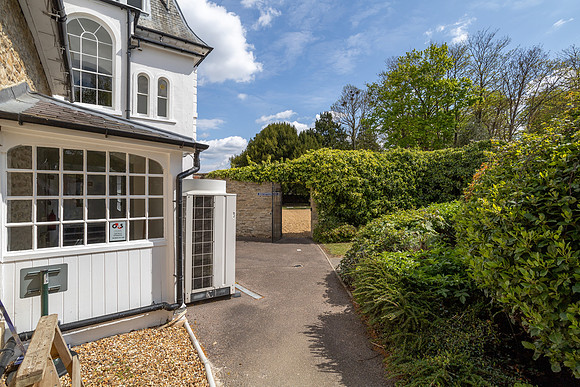 Kempston Manor Exteriors 013