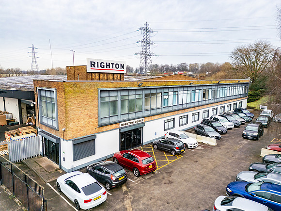 Righton_Hse_114