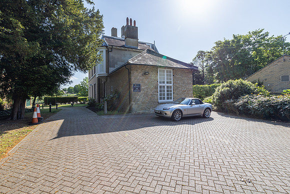 Kempston Manor Part 2-21