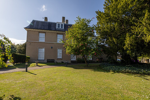 Kempston Manor Part 2-4