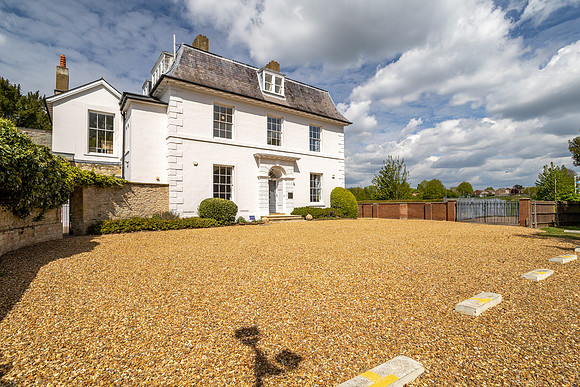 Kempston Manor Exteriors 004