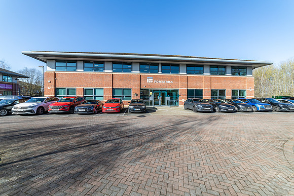 5 Grange Park Court, Northampton 008