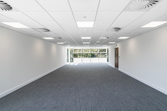 385 Centennial Park 027