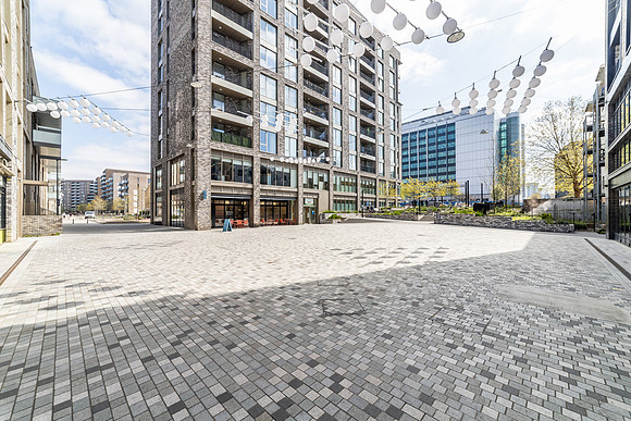 Aberfeldy_Sq_041