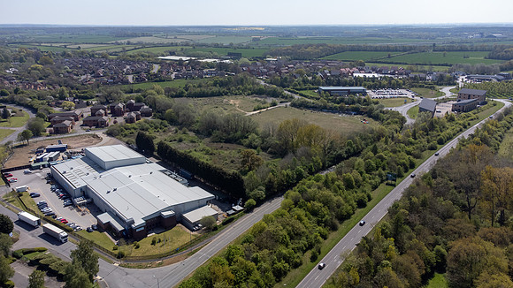 Tripark Corby-78