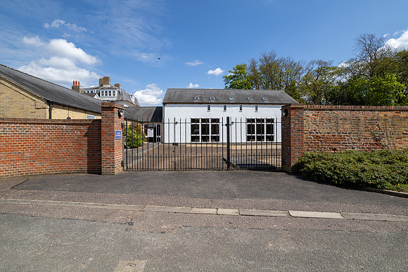 Kempston Manor Exteriors 031