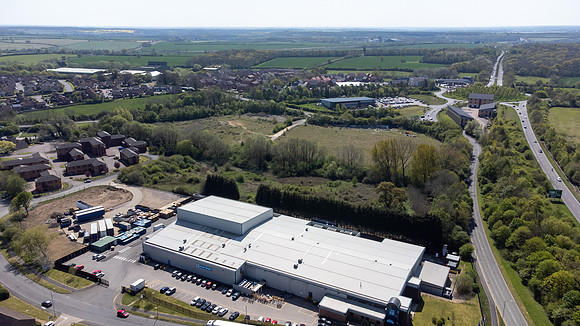 Tripark Corby-83