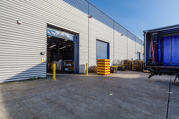 Unit B Axis Park, Slough 029