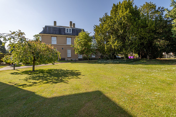Kempston Manor Part 2-23
