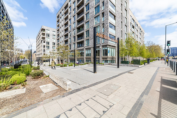 Aberfeldy_Sq_039